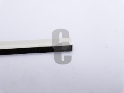 Нови предложения Уплътнител четка под врата - БЯЛ